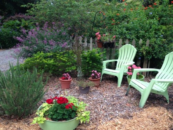 Beautiful Windermere, Florida front yard flower garden