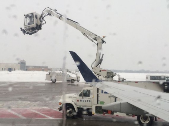 Delta airlines de-icing truck