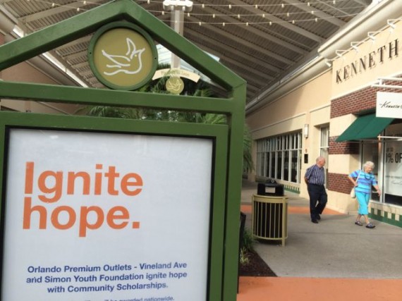 Orlando Premium Outlets sign
