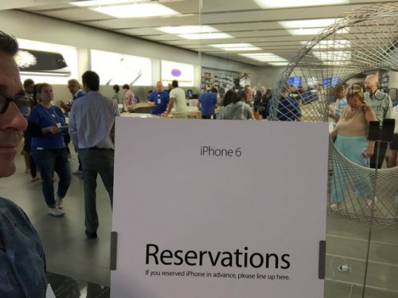 iPhone 6 online reservations line at Apple Store