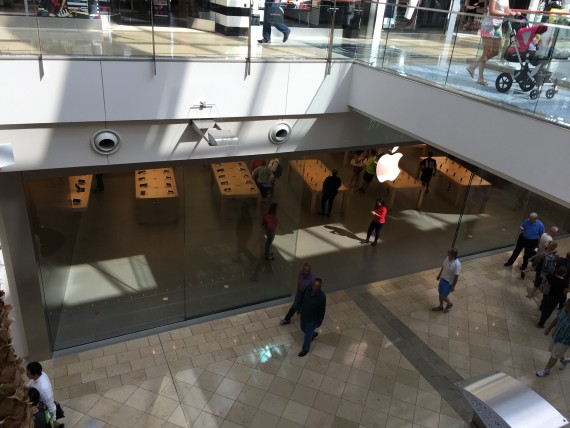 Apple Store Mall at Millenia