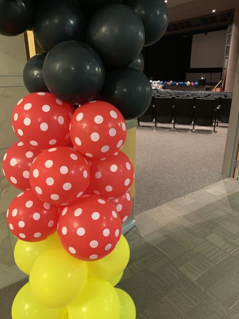 Mickey Mouse balloon creation