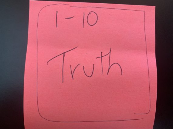 1-10 written on a post-it note
