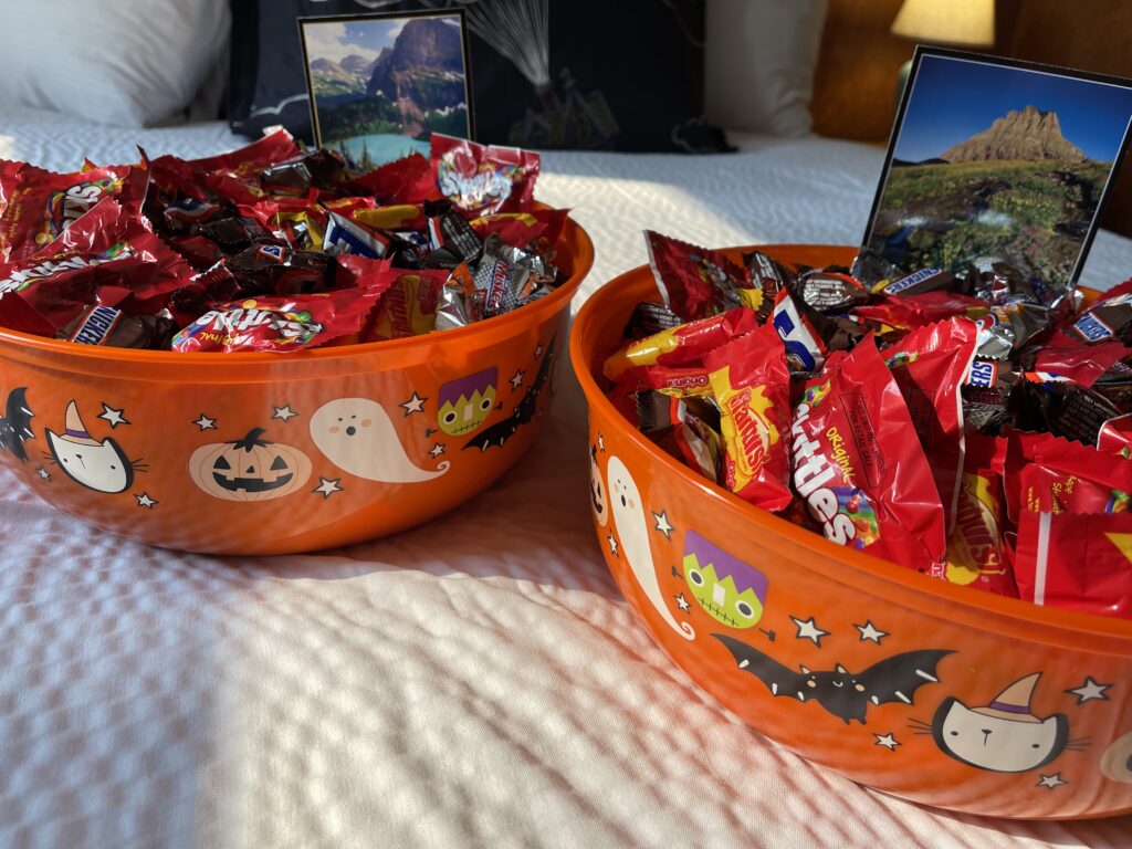 Halloween candy in two orange bowls