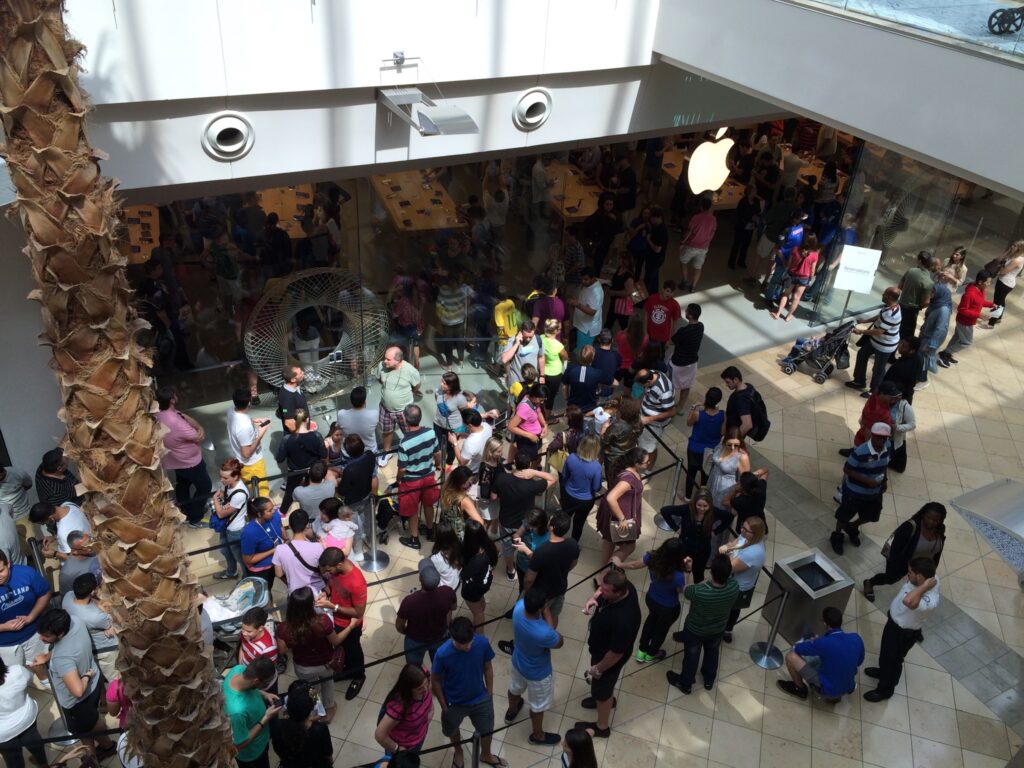Apple Store line
